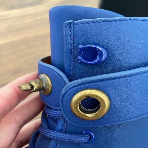 Coach Leather Lug Style Boots with Gold Turnlock Closure in Sapphire Blue 6 - Picture 11 of 11